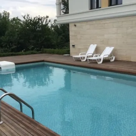 Brand New With Outdoor Swimming Pool * Warna
