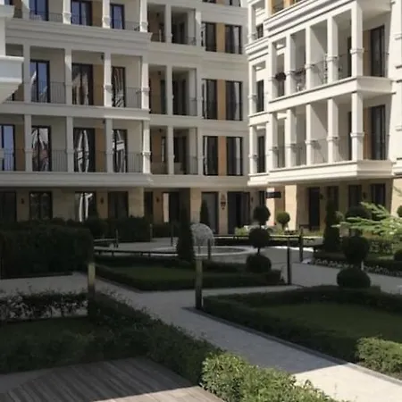 Apartament Brand New With Outdoor Swimming Pool