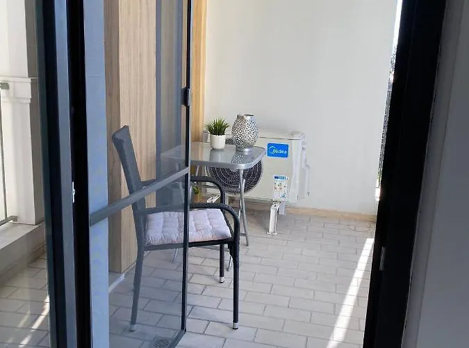 Appartement Brand New With Outdoor Swimming Pool *